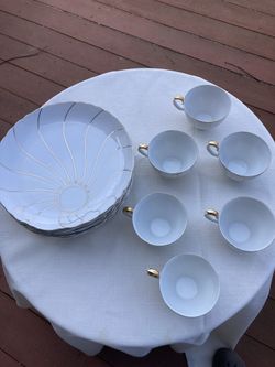 Vintage 6 Bone China Dinner Plates with Tea Cup