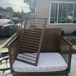 Baby Crib w/ Mattress 