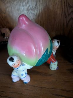 Chinese ceramic large peach with children