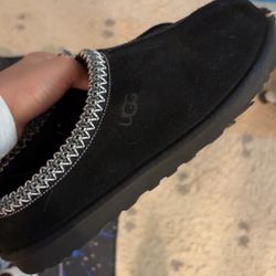 Ugg black tasmans 9-11 size