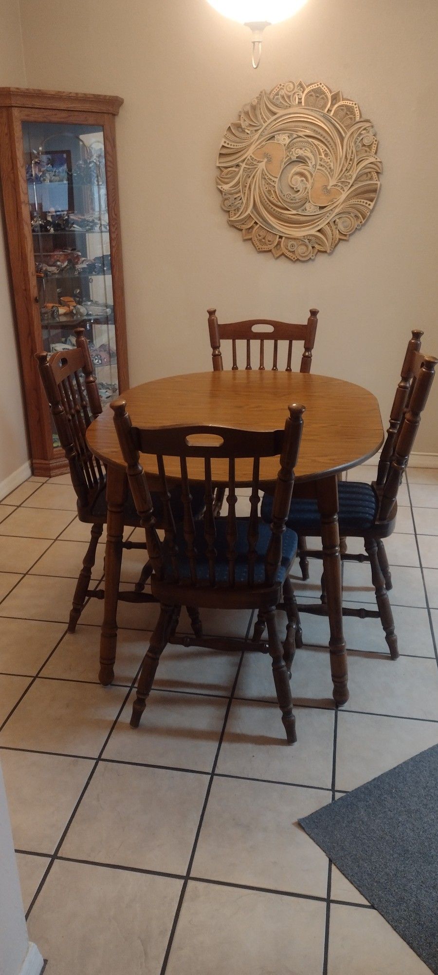 Kitchen Table - 4 Chairs