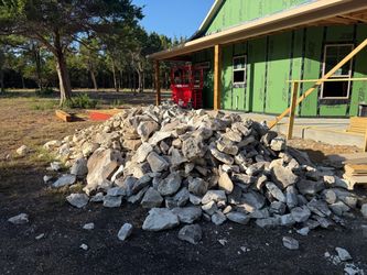 Free limestone rock for fill