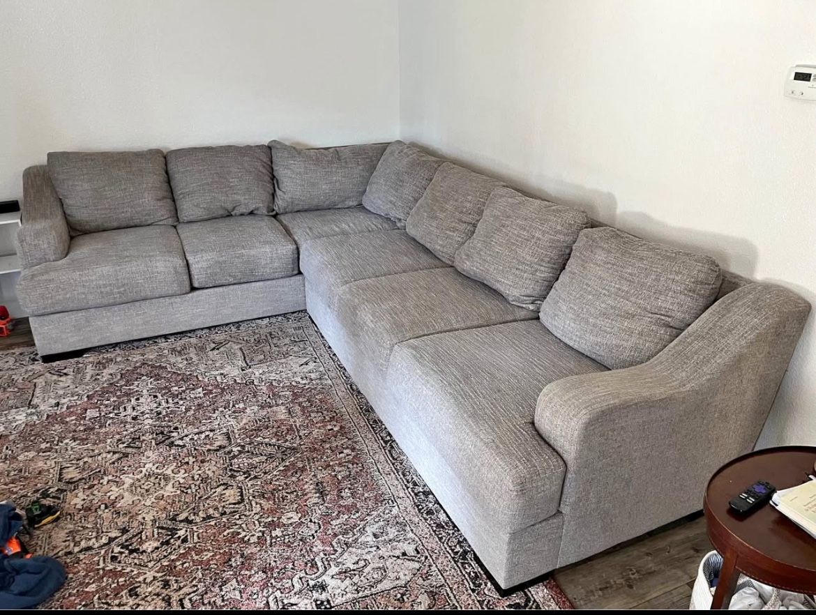 Jerome’s Grey Sectional Couch