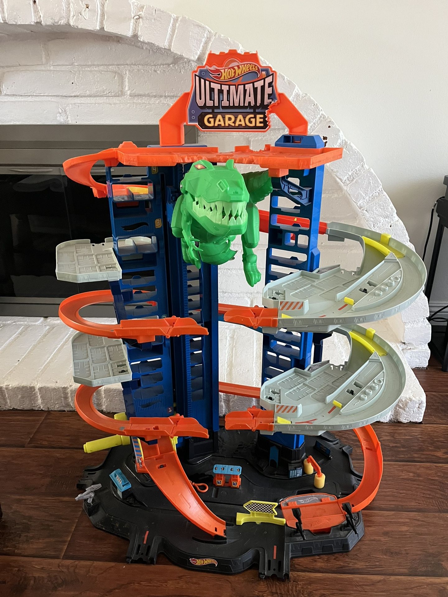 The ultimate garage Hotwheels Playsets