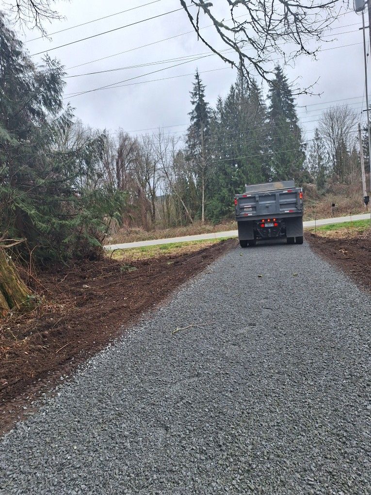 Gravel Topsoil Sand Drain Rock Pea Gravel Delivery