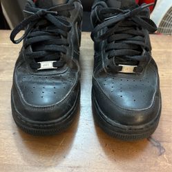 Black Air Force Ones 