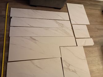 Calacatta Polished Marble Floor and Wall Tile OBO, about a little more than 22 square footage