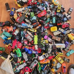 Over 200 Hotwheels Matchbox 