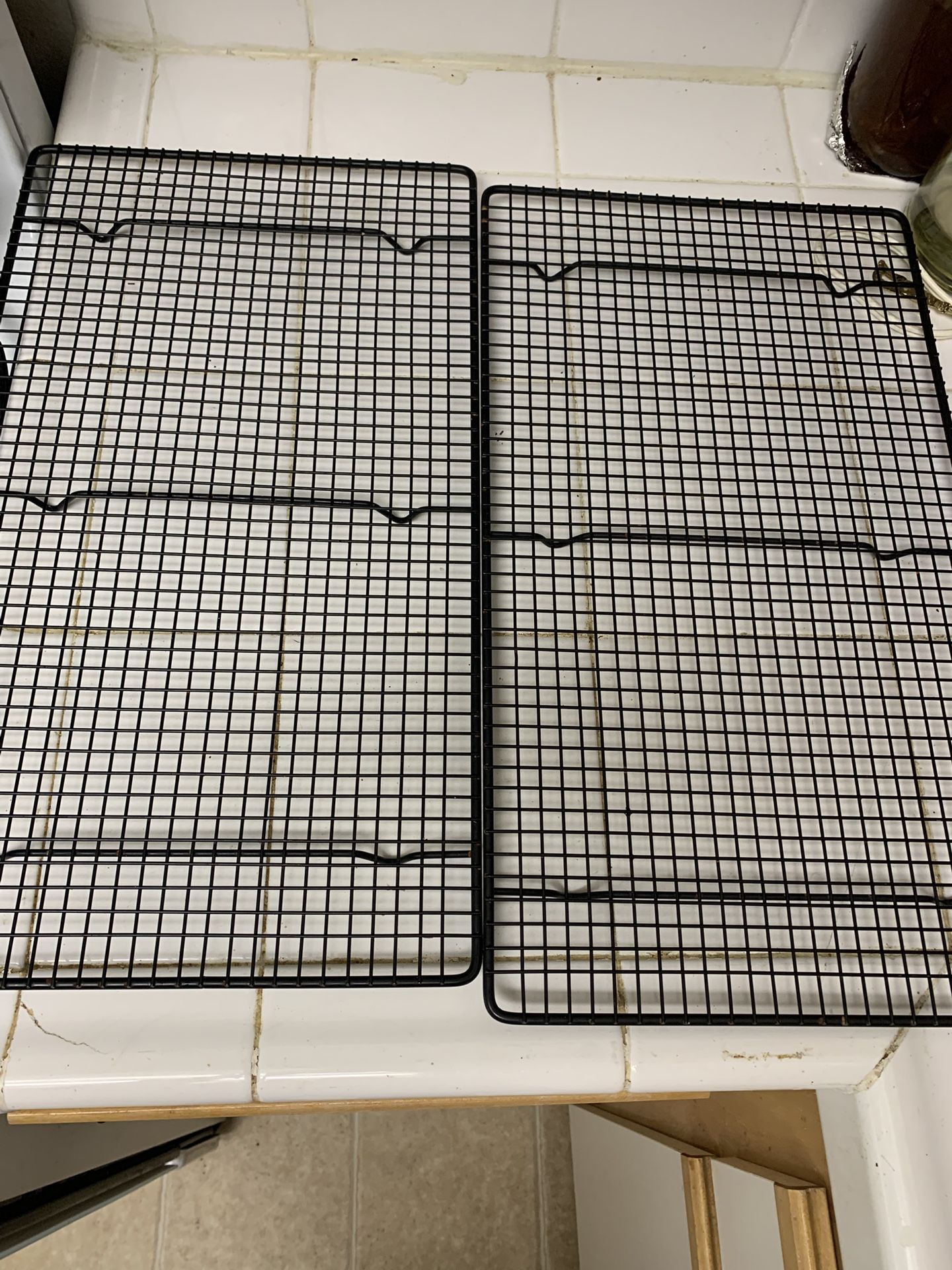 Nice Cool Rack And Cupcake Holder Available 95134