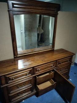 Dresser