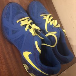 Nike Air Max youth Size 6.5 Y