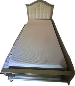 Complete Twin Bed With Pull Out Bed