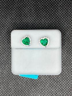 .925 silver with green emeralds