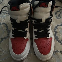 Jordan 1 High Heritage