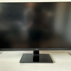 LG 32” Ultragear Monitor 