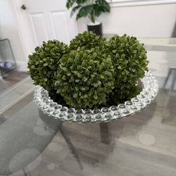 Pretty Home Decoration Artificial Plant With Decorative Tray ! Brand New 