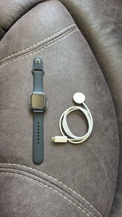 Apple Watch 8 with gps and cellular