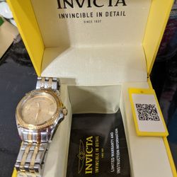 WOMEN'S INVICTA WATCH