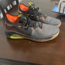 Under Armour   Mol : 306 