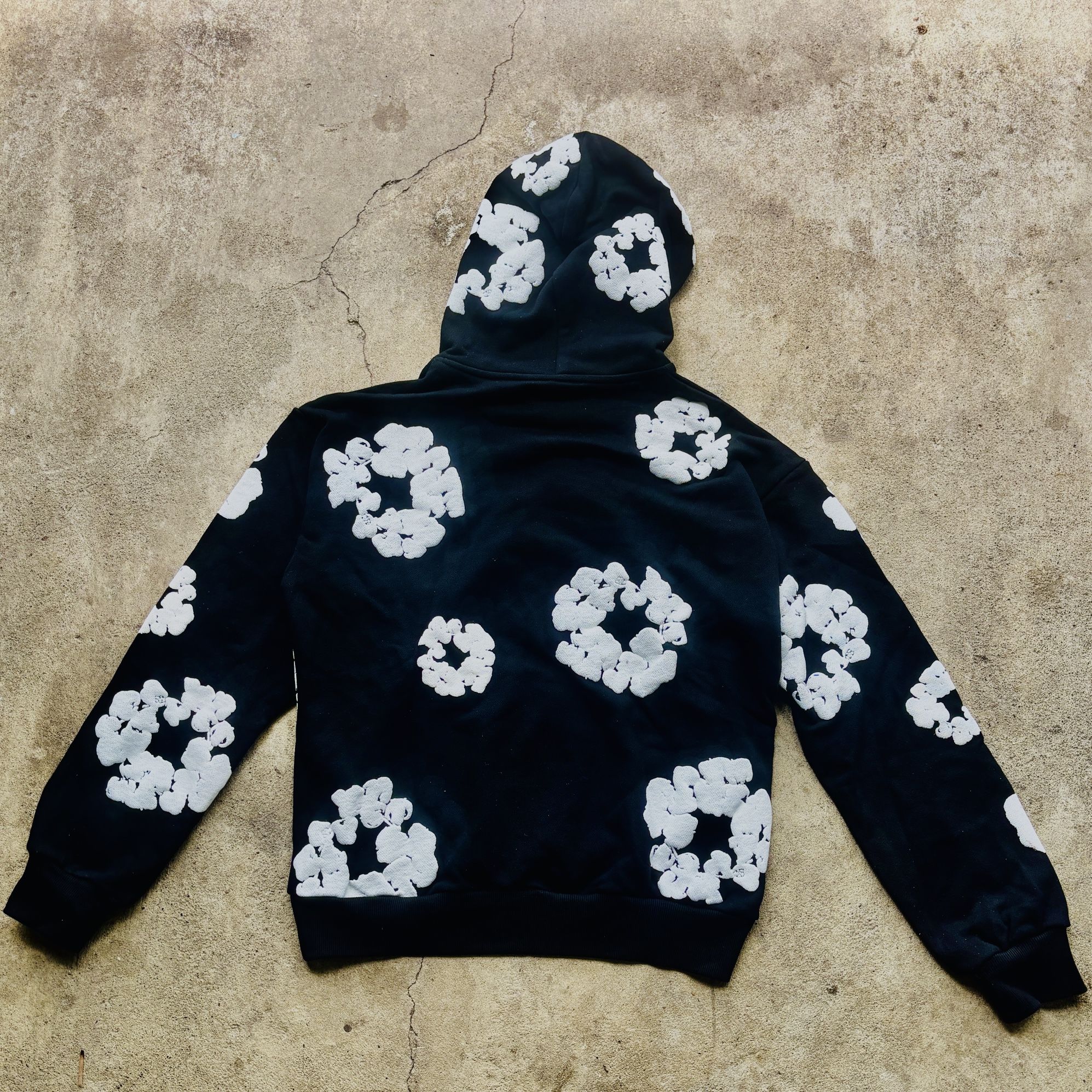 Denim Tears Cotton Wreath Sweatshirt Hoodie Black Size Medium(Brand New)