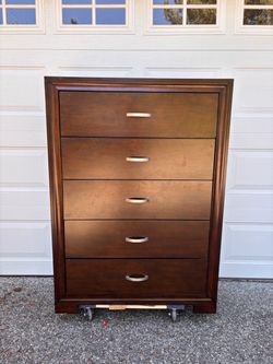 Solid Wood 5 drawer dresser