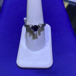 Ladies Sterling Sliver Ring Size 8 1/2