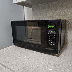 Insignia 0.7 Cu. Ft. Compact Microwave