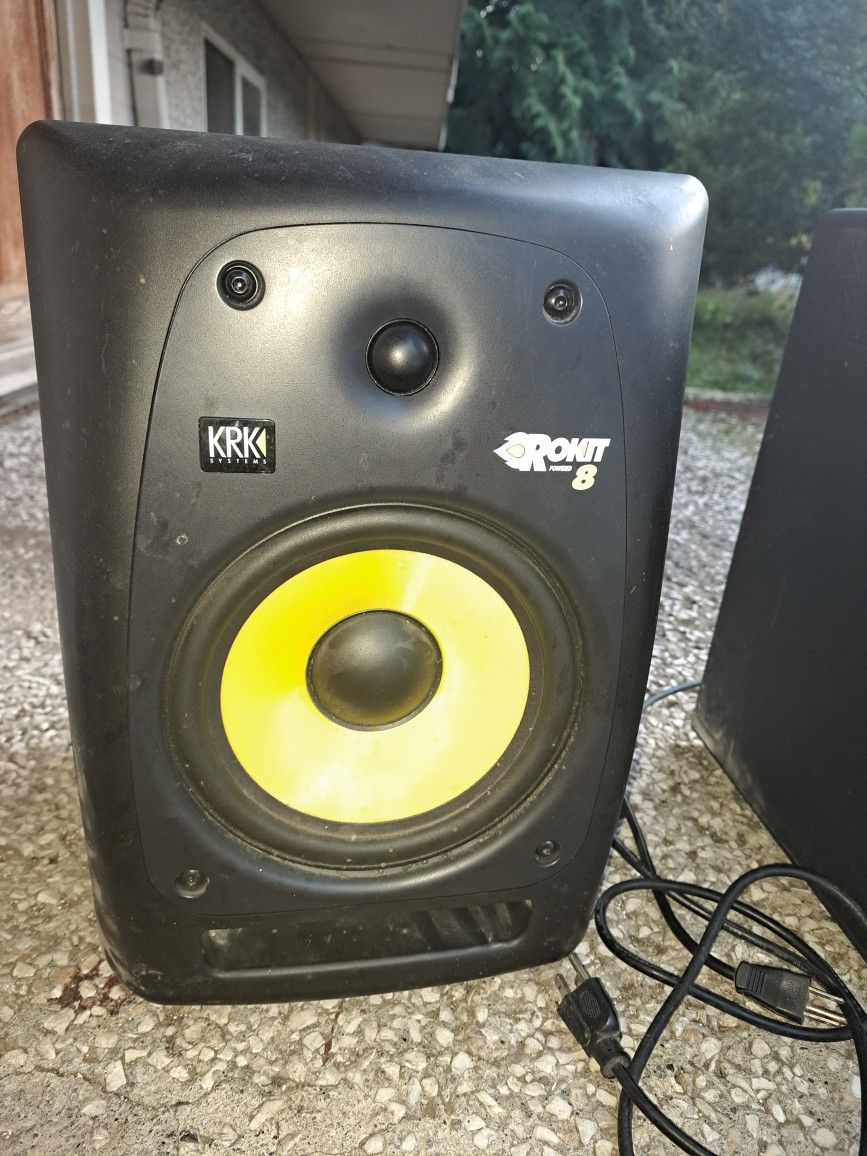 2 KRK ROKIT 8 G2's
