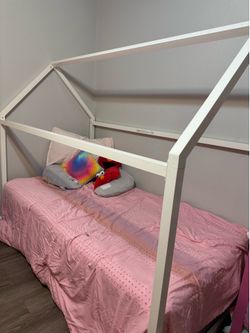 Montessori floor bed