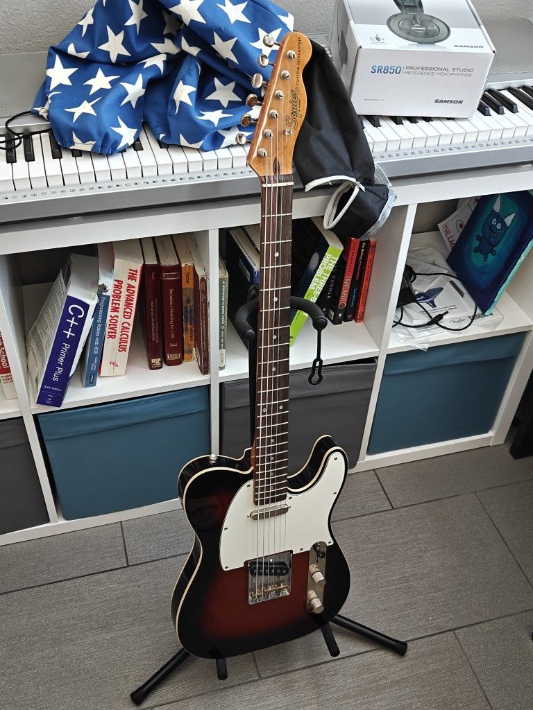 2021 Squier Classic Vibe Baritone Telecaster in Sunburst