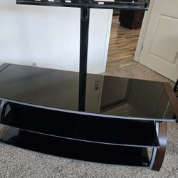 Very Nice SCREEN TV Stand. 