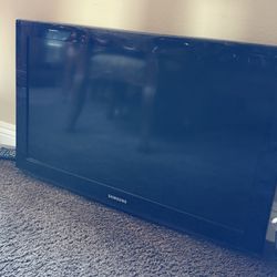 27.5” Samsung Tv