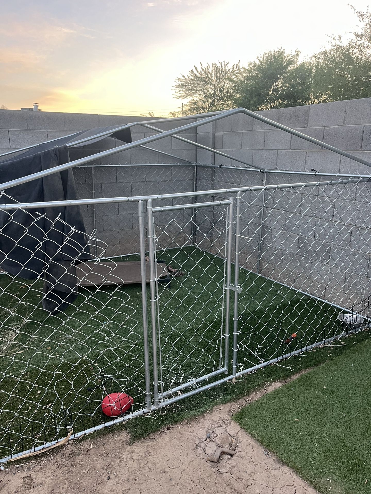 9.5 Ft X 9.5 Ft Dog Kennel