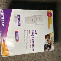 NETGEAR - AC750 Dual-Band Wi-Fi Range Extender - White EX6100-100NAS