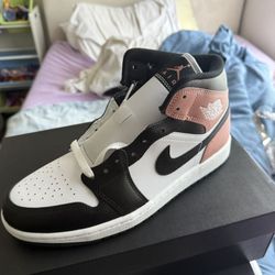 Nikes Size 9.5