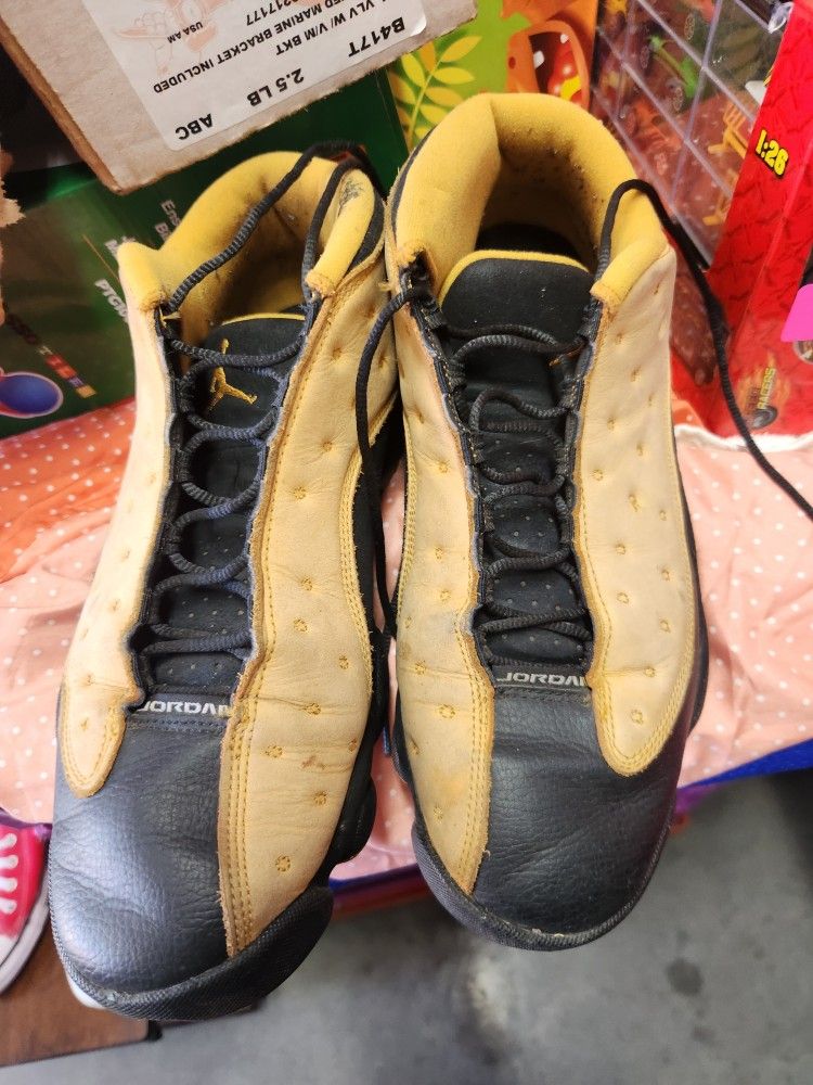 Air Jordan Tennis Shoes.