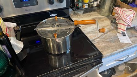 Stove Top Popcorn Maker