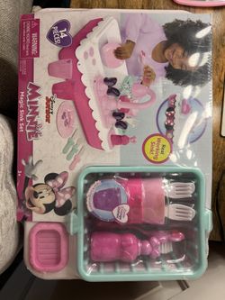 Disneys Minnie Mouse Magic Sink Set