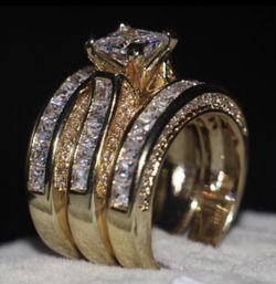 New 14 k yellow gold wedding ring set engagement ring