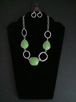 Green and Silver Bedrock Necklace with Earrings