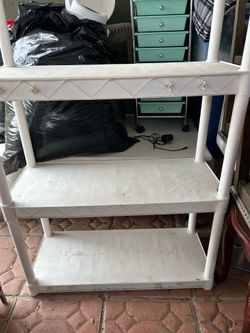 Storage shelf
