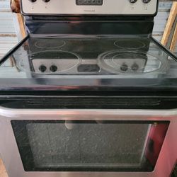 Frigidaire Electric Kitchen Stove