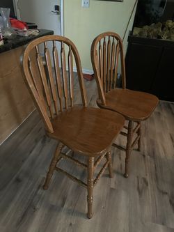 Dining Room Table And Barstools