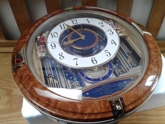 Retired SEIKO Melodies in Motion Wall Clock Model# QXM128BRH in 