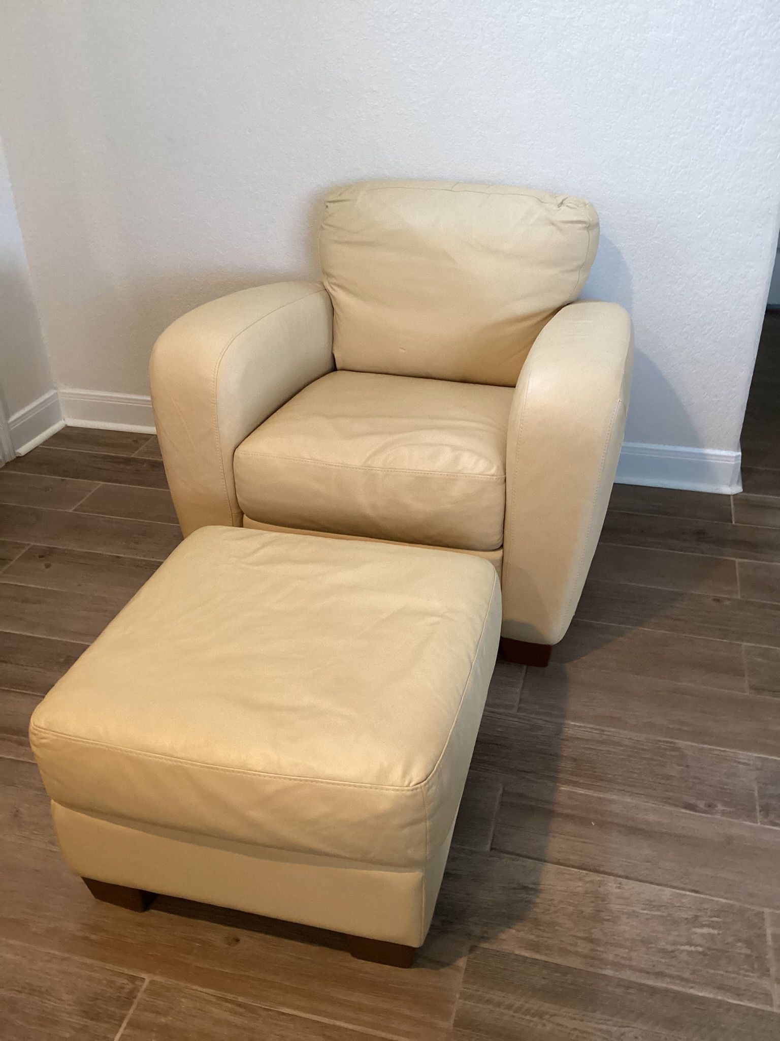 Leather Club Chair With Ottoman