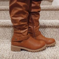 New Women's Size 8 Shoedazzle Boots (Retail $90)