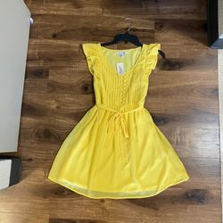 Brand New Woman’s Forever 21 brand Yellow Dress Up For Sale