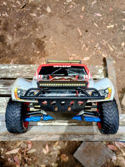 Traxxas Slash 4x4 VXL Brushless Bundle
