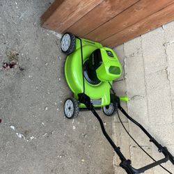 Lawnmower 