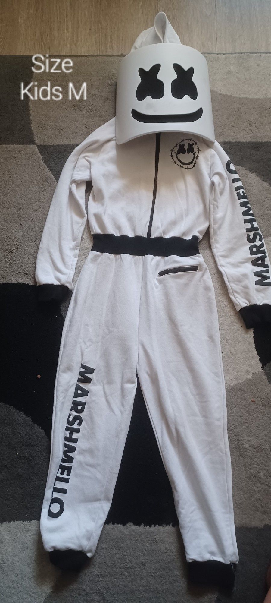 3 Holloween Costumes Marshmallow $40 Kissy Missy $50 Sam$50